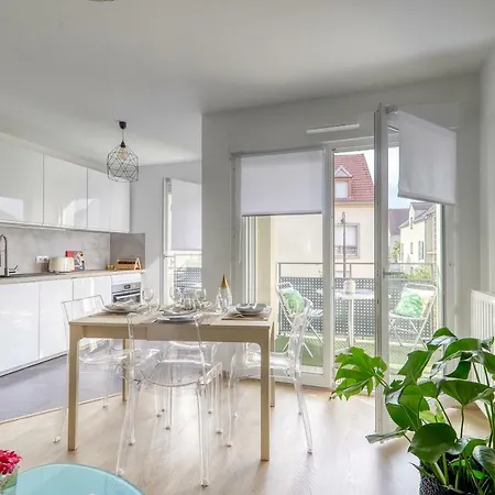 Les Jardins D'orsonville Apartmán *